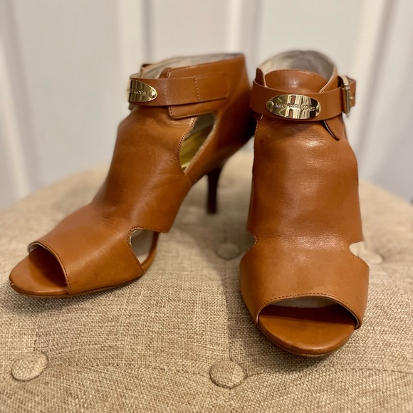 Michael kors pump heel - Picture 2 of 7